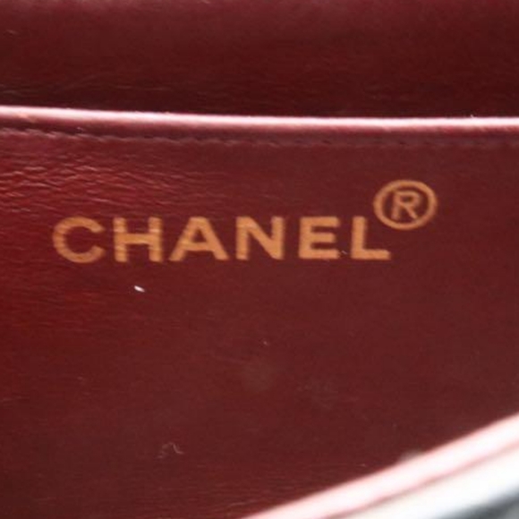 Chanel Lambskin Diana Bag - Picture 8 of 10